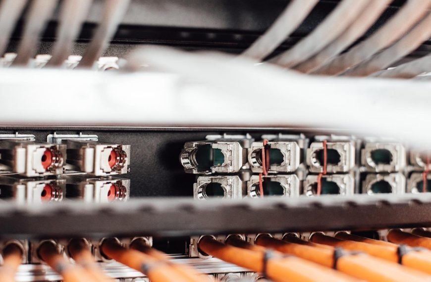 DWDM Pluggable vs Traditional Transponder/ Muxponder